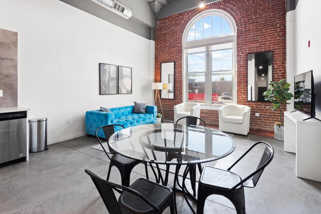 Frontdesk Historic Kcy Flats With Rooftop Deck Kansas City Exterior photo